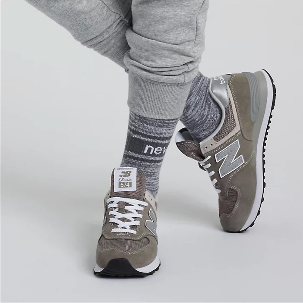 NEW BALANCE 574 - CREAM - SIZE 9.5